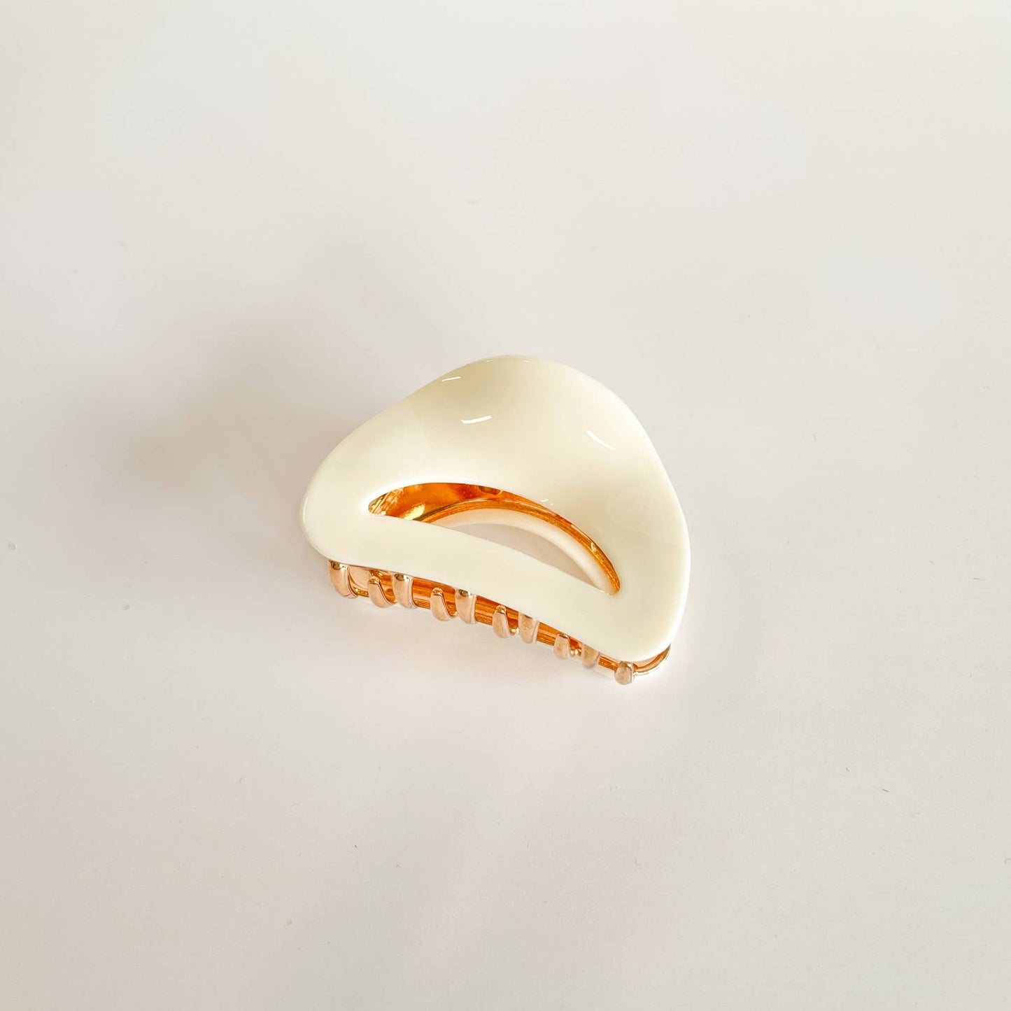 Adorro - Nadia | Medium Curved Metal Eco-Friendly Claw Clip