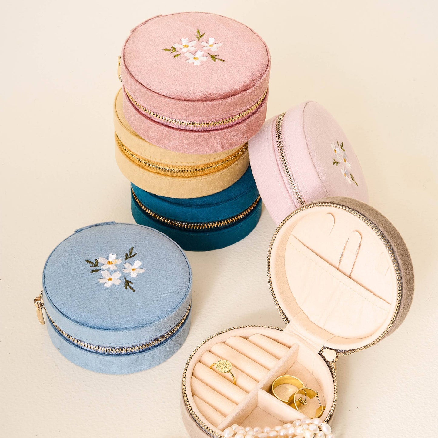 The Darling Effect - Round Velvet Jewelry Case-Floral Rose