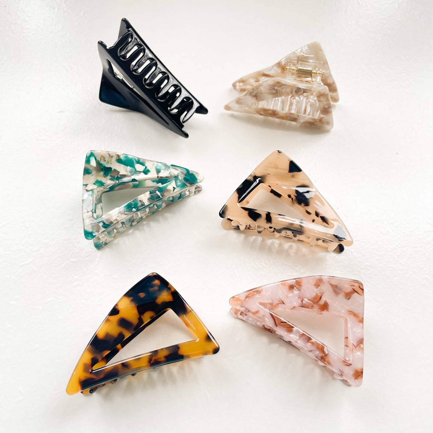 Adorro - Mia | Curved Triangle Eco-Friendly Claw Clip