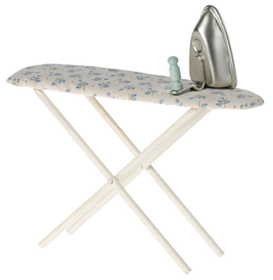 Iron and ironing board, Mouse