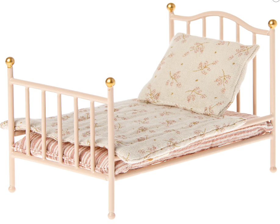 Vintage bed, Mouse - Rose