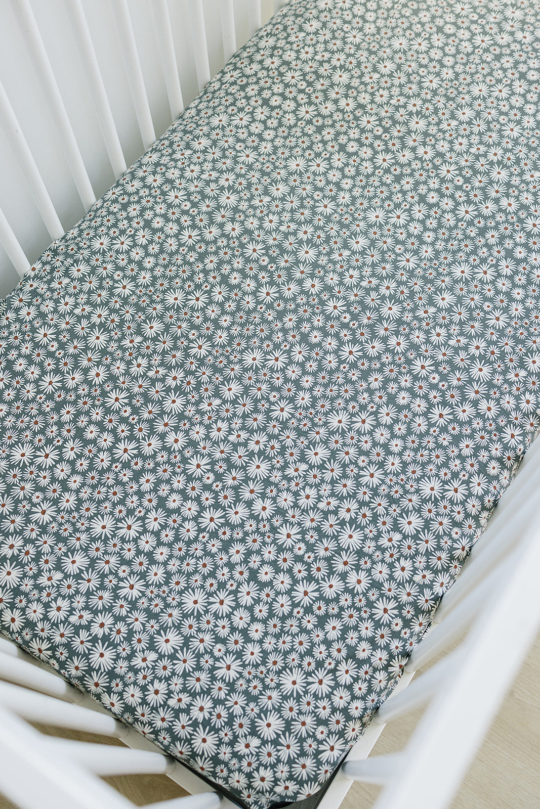 Dark Green Daisy Bamboo Stretch Crib Sheet